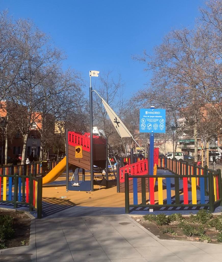 Nuevas zonas de áreas infantiles en el parque Amós Acero
